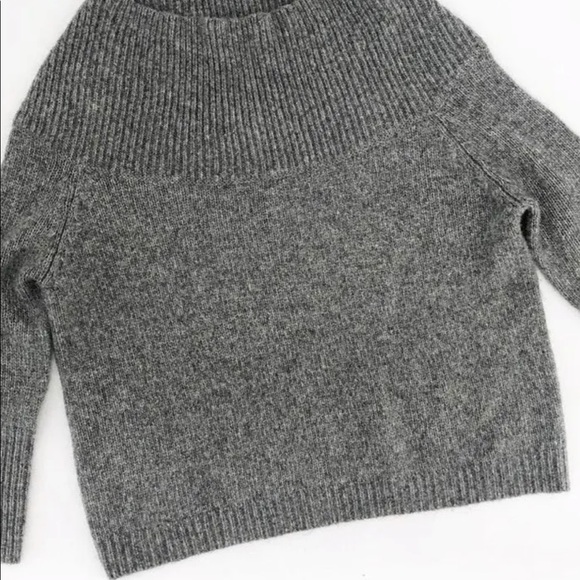 Zara Grey Off-The-Shoulder Chunky Knit Sweater - Picture 5 of 13